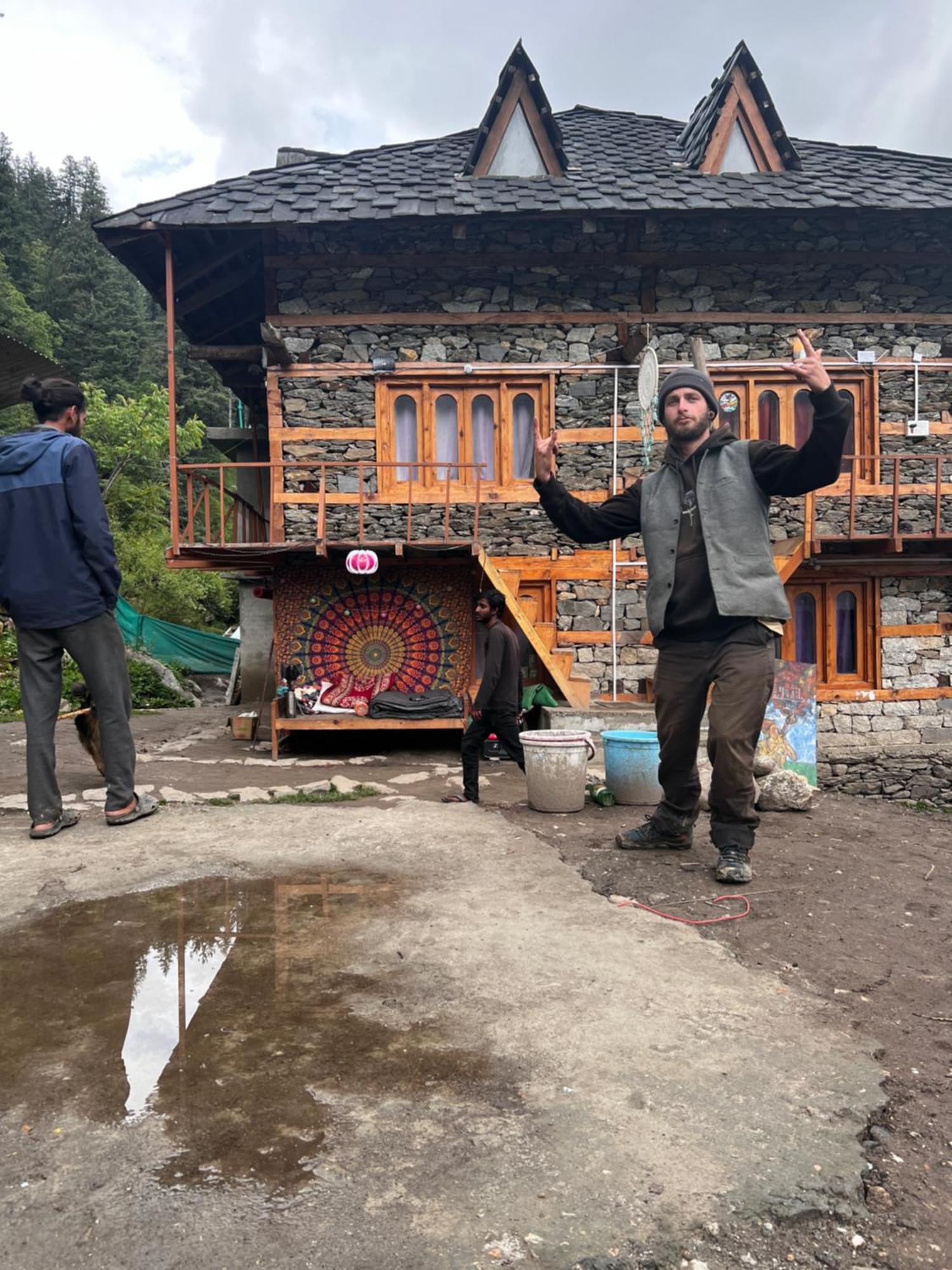 Old Brahma Homestay Kalgha Екстериор снимка