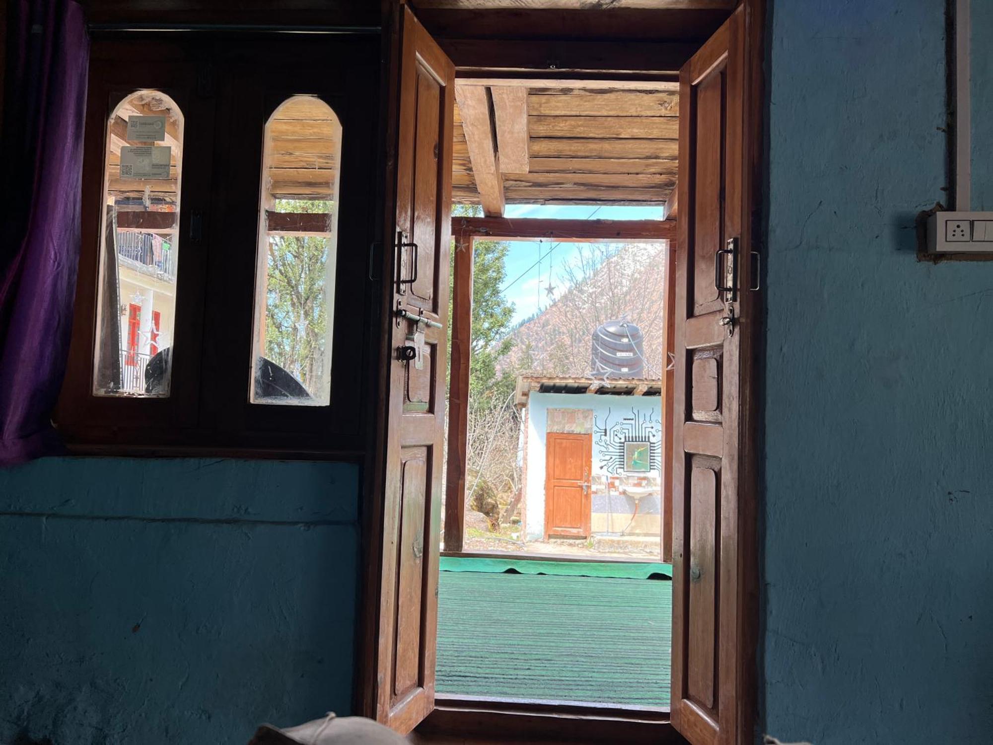 Old Brahma Homestay Kalgha Екстериор снимка